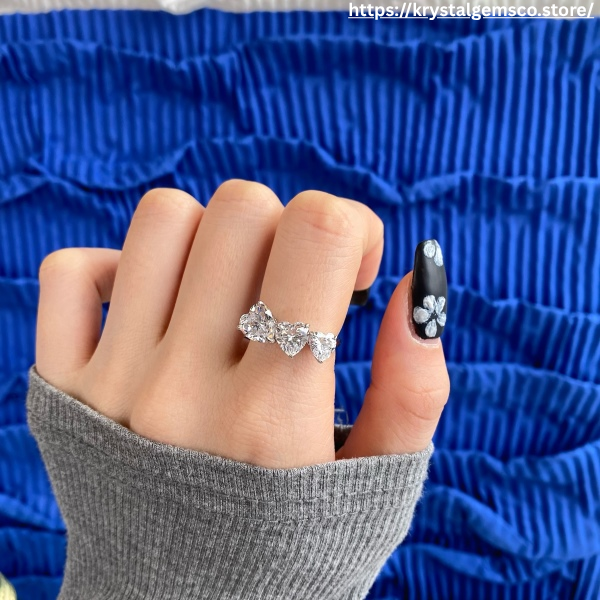 π Triple Heart Sparkle Ring β Radiate Love in Every Glance π