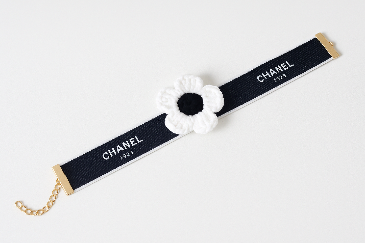 Luxury Floral Ribbon Pet Choker – Designer-Inspired Cat & Dog Collar