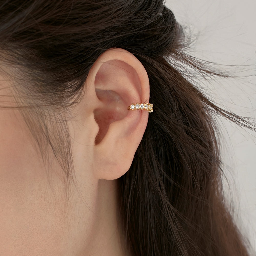 "Gleam Curve" Gold Crystal Ear Cuff β¨