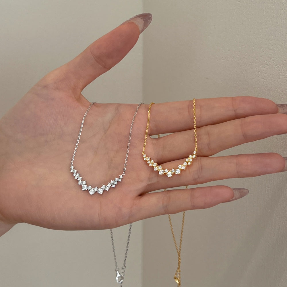 β¨ Diamond-Cut Chevron Necklace β Elegant V-Shaped Sparkle π