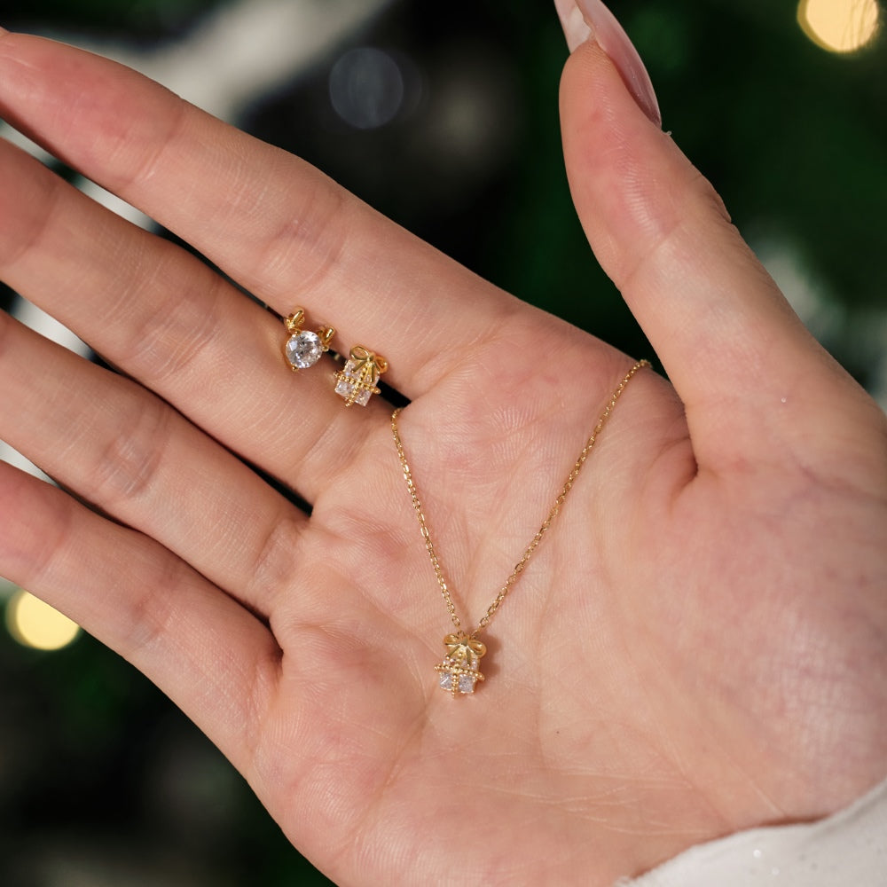๐๐ฆ โHoliday Sparkโ Reindeer & Gift Stud Earrings โจ๐
