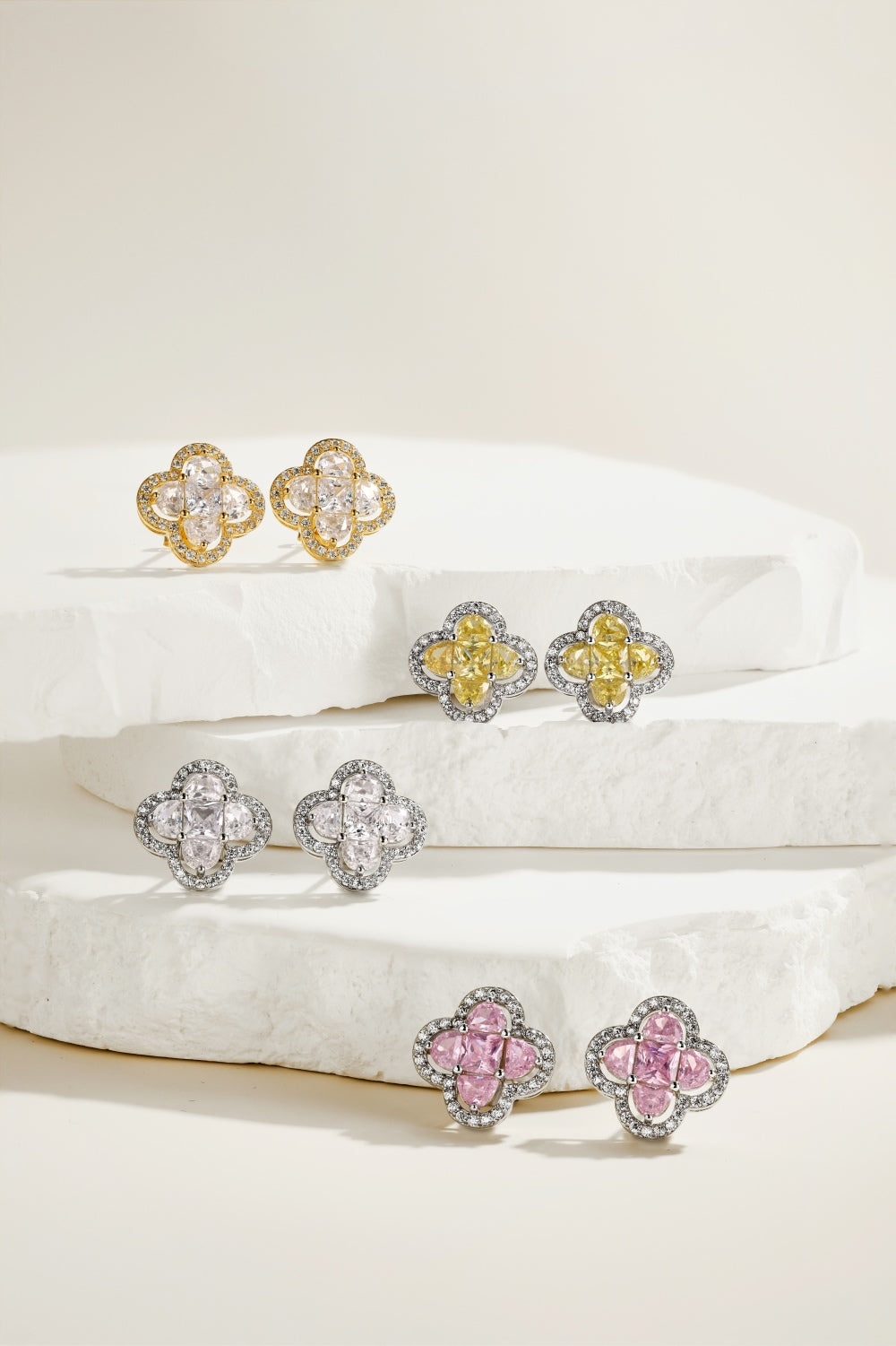 ❄️✨ “Frosted Bloom” Crystal Stud Earrings 💎