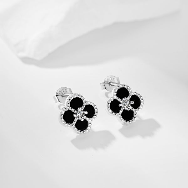 🖤✨ “Luna Noir” Enamel Clover Studs 🌸