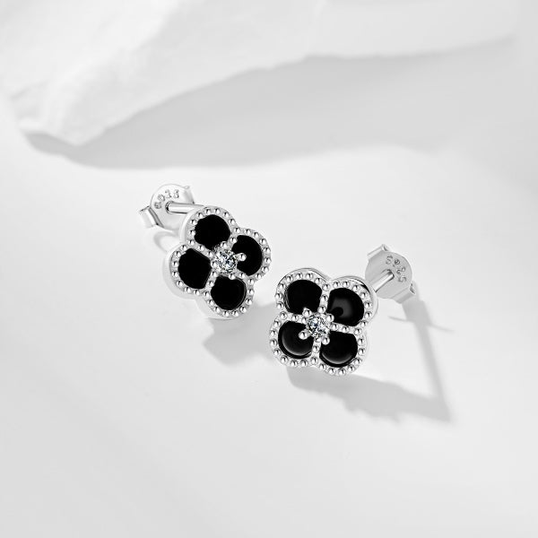 🖤✨ “Luna Noir” Enamel Clover Studs 🌸