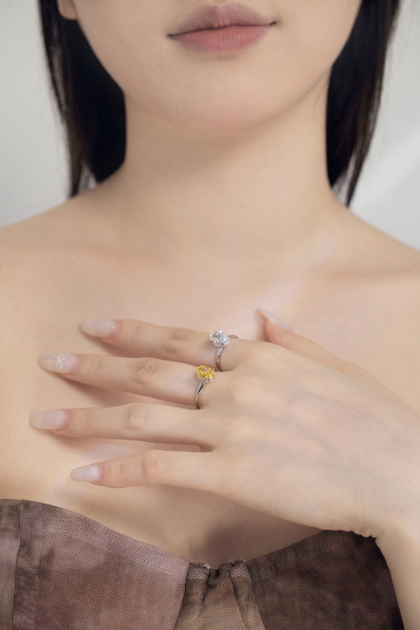 "Golden Gleam" Oval-Cut Yellow Stone Ring βοΈβ¨