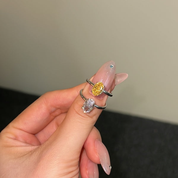 "Golden Gleam" Oval-Cut Yellow Stone Ring βοΈβ¨