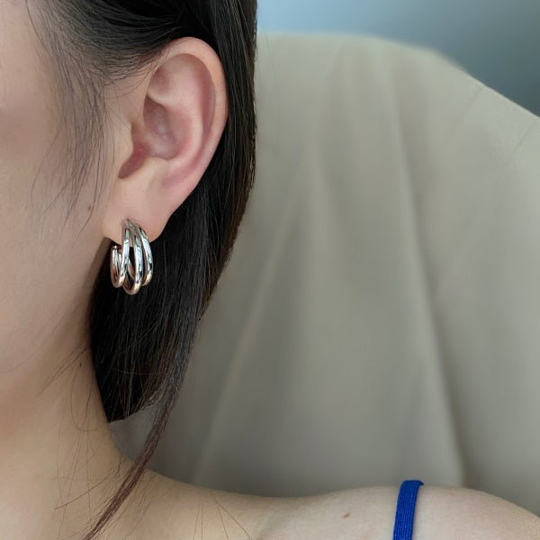 β¨ Triple Twist Silver Hoop Earrings β Bold. Chic. Timeless. π€