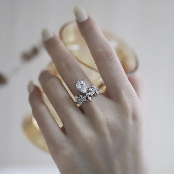 π Royal Teardrop Moissanite Crown Ring π