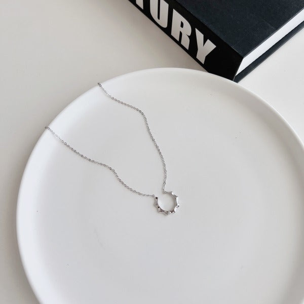 π Modern Wave Circle Pendant Necklace β Sterling Elegance β¨