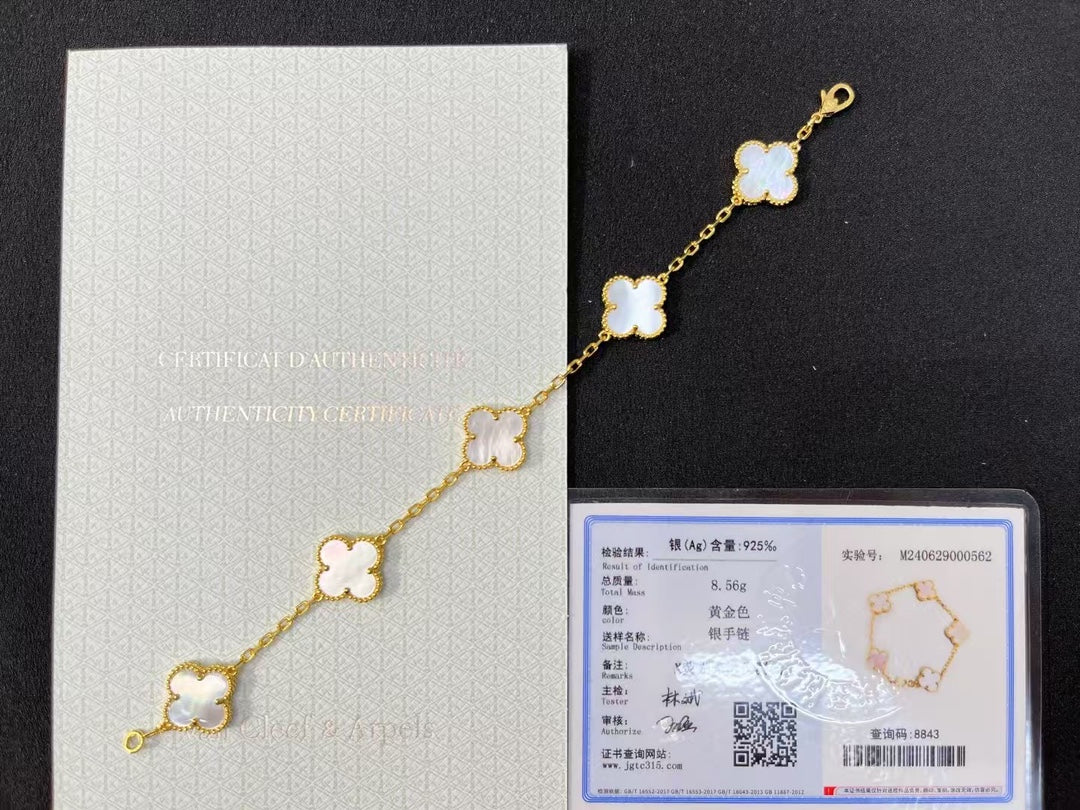 β¨ Golden Luxe Clover Bracelet β White Mother of Pearl Radiance π