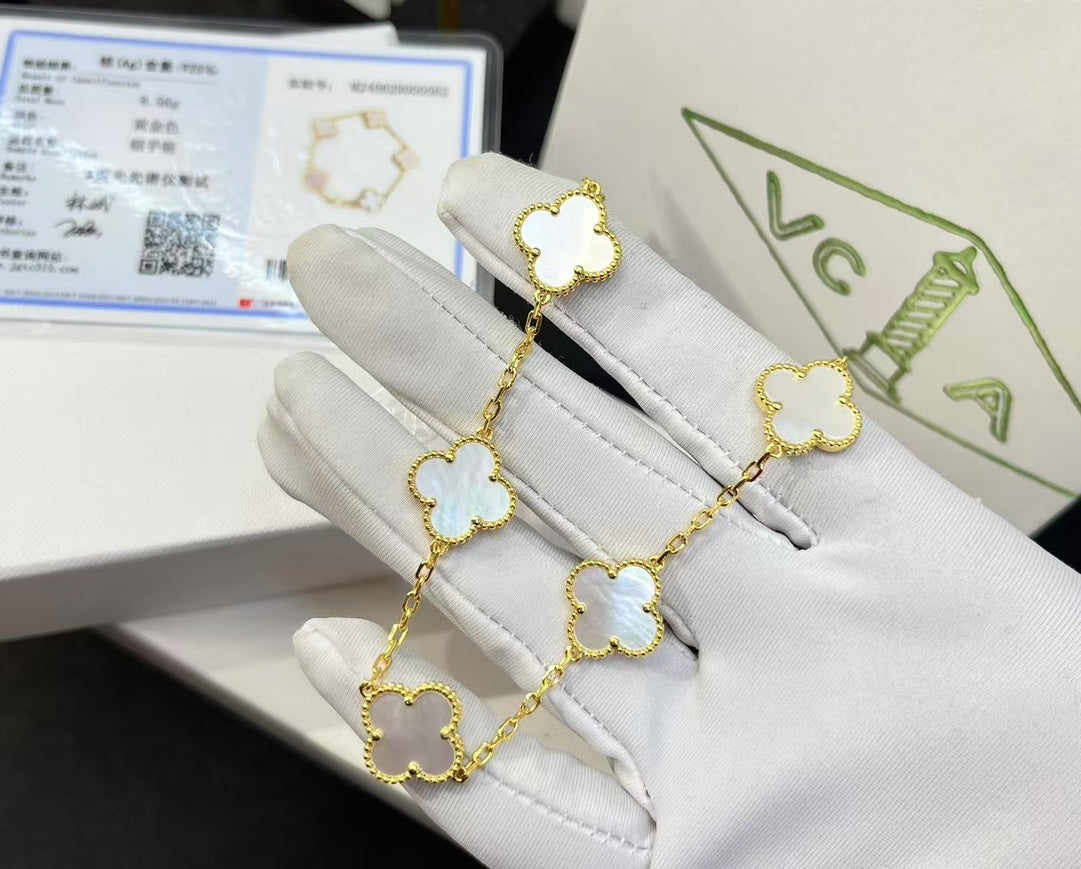 β¨ Golden Luxe Clover Bracelet β White Mother of Pearl Radiance π