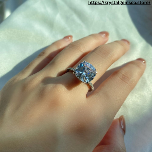 ✨ Cushion-Cut Moissanite Solitaire Ring – Classic Radiance Collection 💍