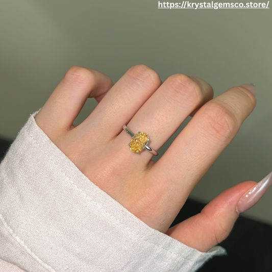 "Golden Gleam" Oval-Cut Yellow Stone Ring ☀️✨