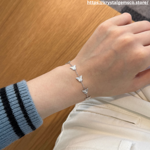 "Flutter Lightly" Dainty Butterfly Bracelet ✨