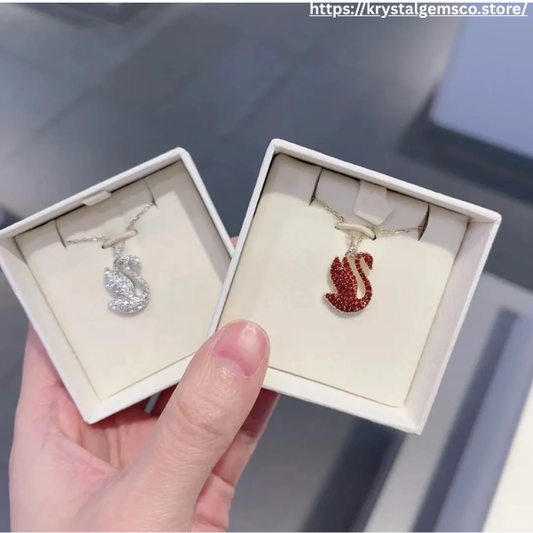 🦢✨ “Graceful Gaze” Swan Pendant Necklace