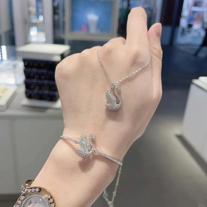 🦢✨ “Graceful Gaze” Swan Pendant Necklace