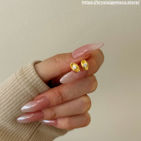 ✨🌼 “Golden Dewdrop” Oval Stud Earrings 💛💧