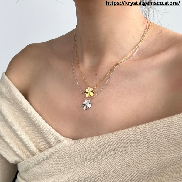 Elegant Silver Clover Pendant Necklace 🌸✨