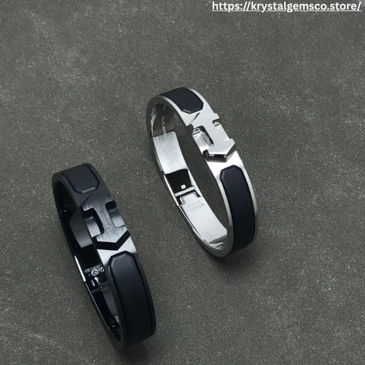 🖤 Timeless Boldness: Hermès Black “H” Clic Clac Bracelet (Silver & Matte Black)