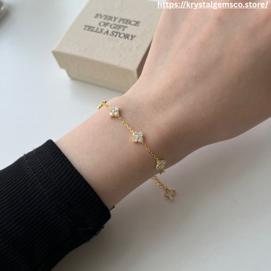 "Golden Fleur" Diamond-Cut Flower Bracelet in 18K Gold Finish ✨🌼