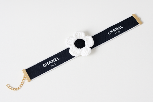 Luxury Floral Ribbon Pet Choker – Designer-Inspired Cat & Dog Collar