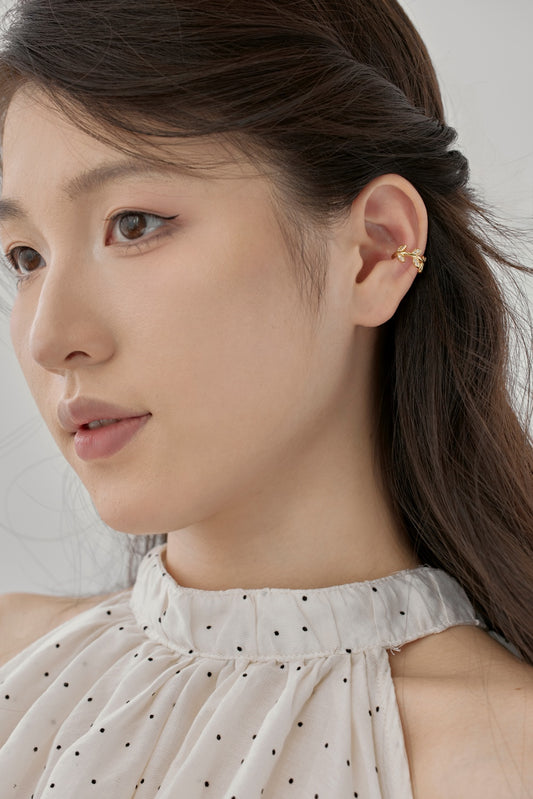 "Ivy Whisper" Crystal Leaf Ear Cuff 🌿✨