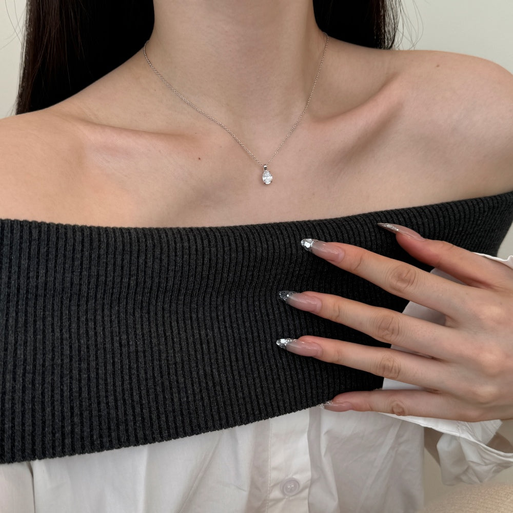 🌟✨ Elegant Solitaire Pendant Necklace – Timeless Sparkle ✨🌟