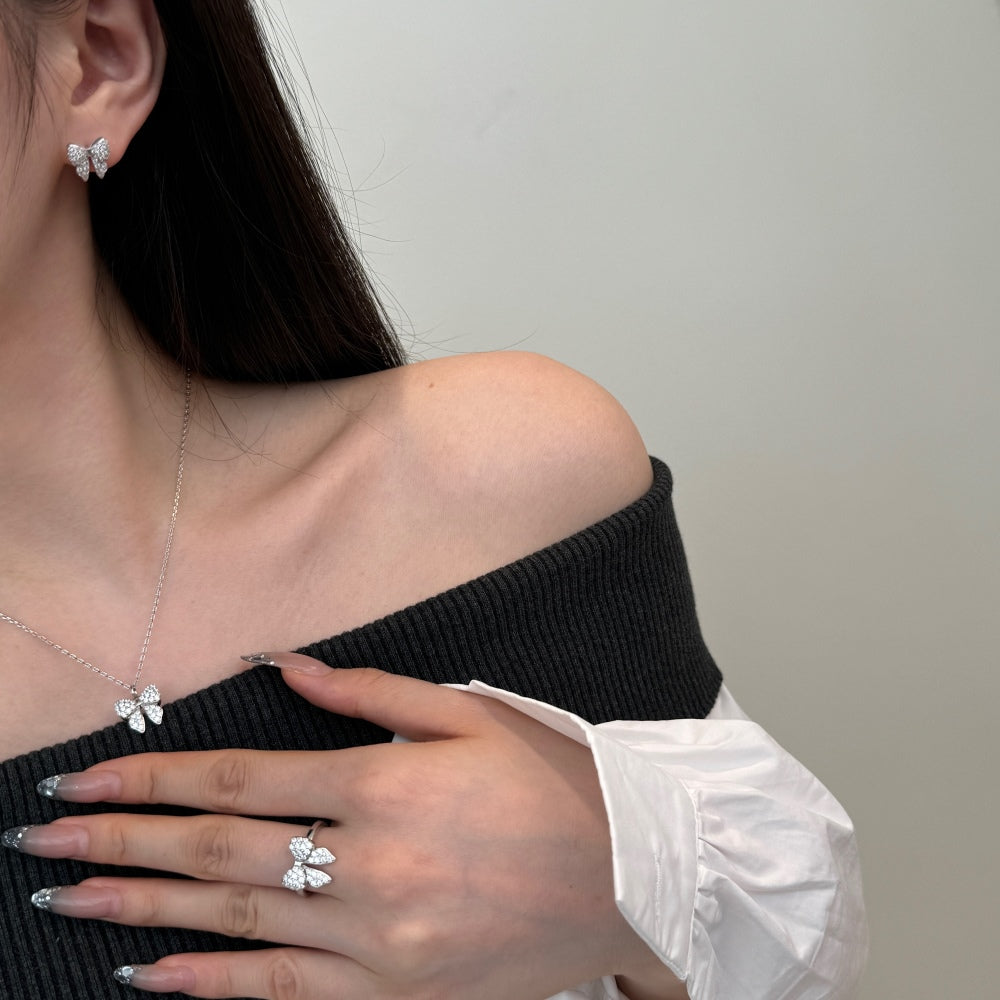 🦋✨ Dainty Pave Butterfly Pendant Necklace – Sparkle in Flight ✨🦋