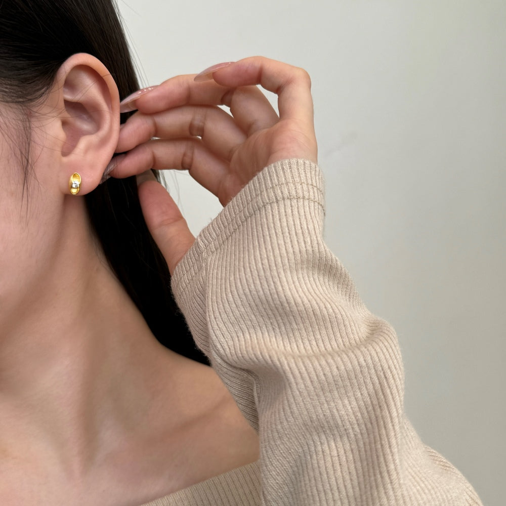 ✨🌼 “Golden Dewdrop” Oval Stud Earrings 💛💧