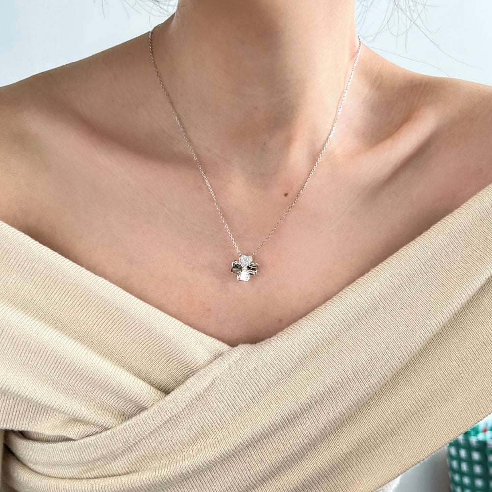 Elegant Silver Clover Pendant Necklace 🌸✨