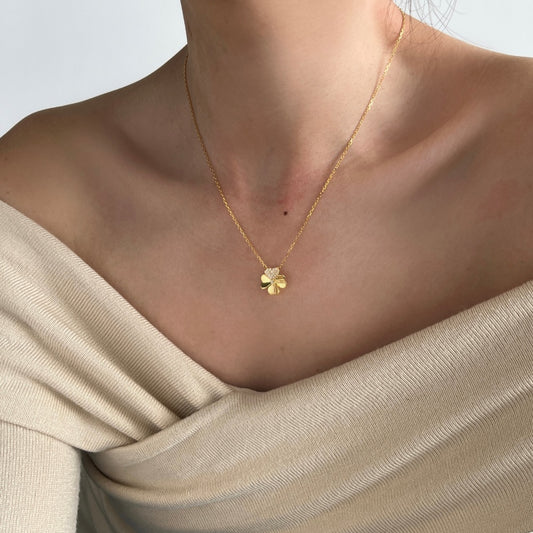 Elegant Silver Clover Pendant Necklace 🌸✨