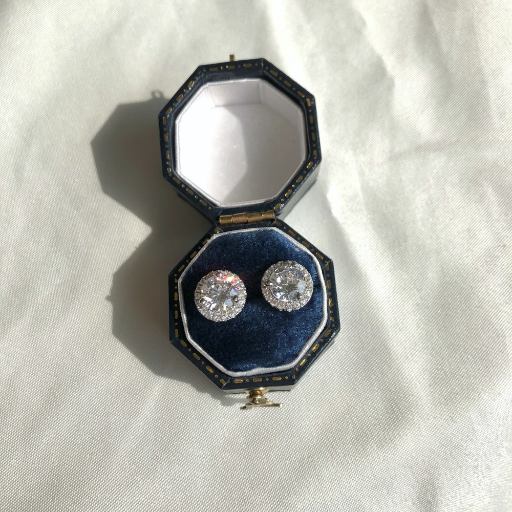"Luna Halo" Sparkling Stud Earrings 👂✨