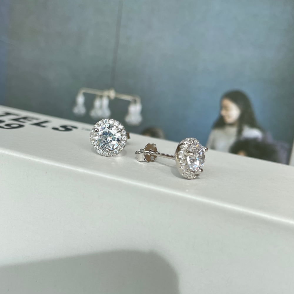 "Luna Halo" Sparkling Stud Earrings 👂✨