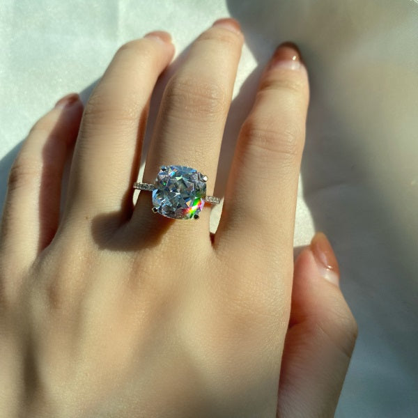 ✨ Cushion-Cut Moissanite Solitaire Ring – Classic Radiance Collection 💍
