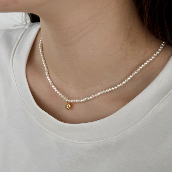 Dainty Pearl Rose Charm Necklace 🌹✨