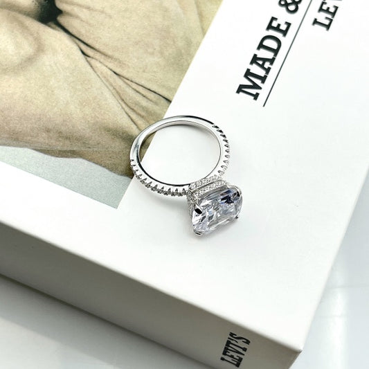 ✨ Cushion-Cut Moissanite Solitaire Ring – Classic Radiance Collection 💍