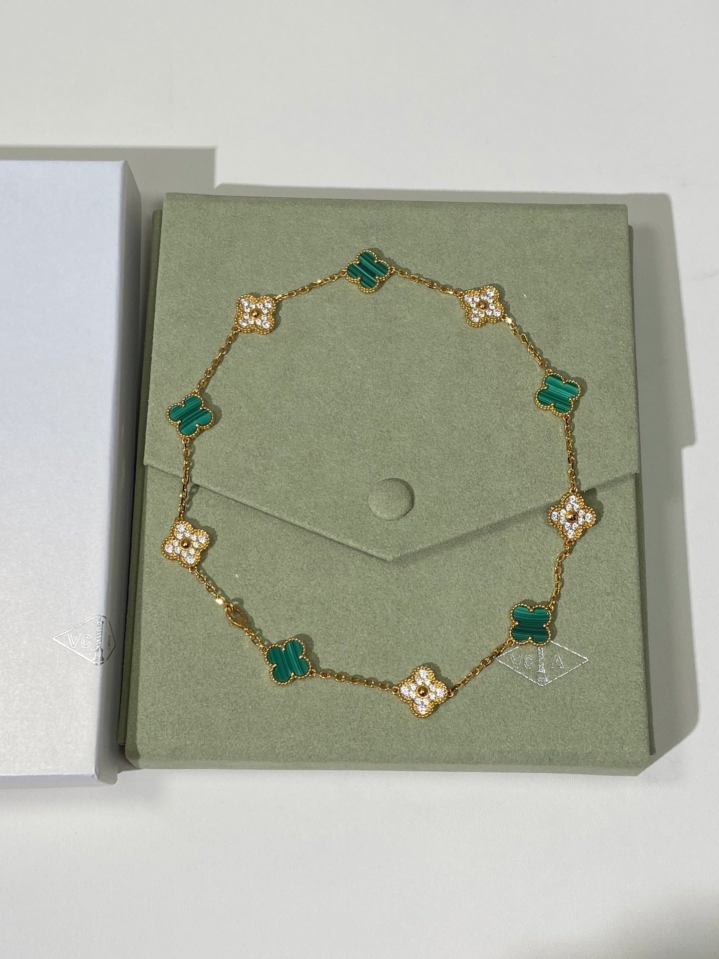 Elegant Clover Malachite & Diamond-Inspired Necklace – 18k Gold Plated