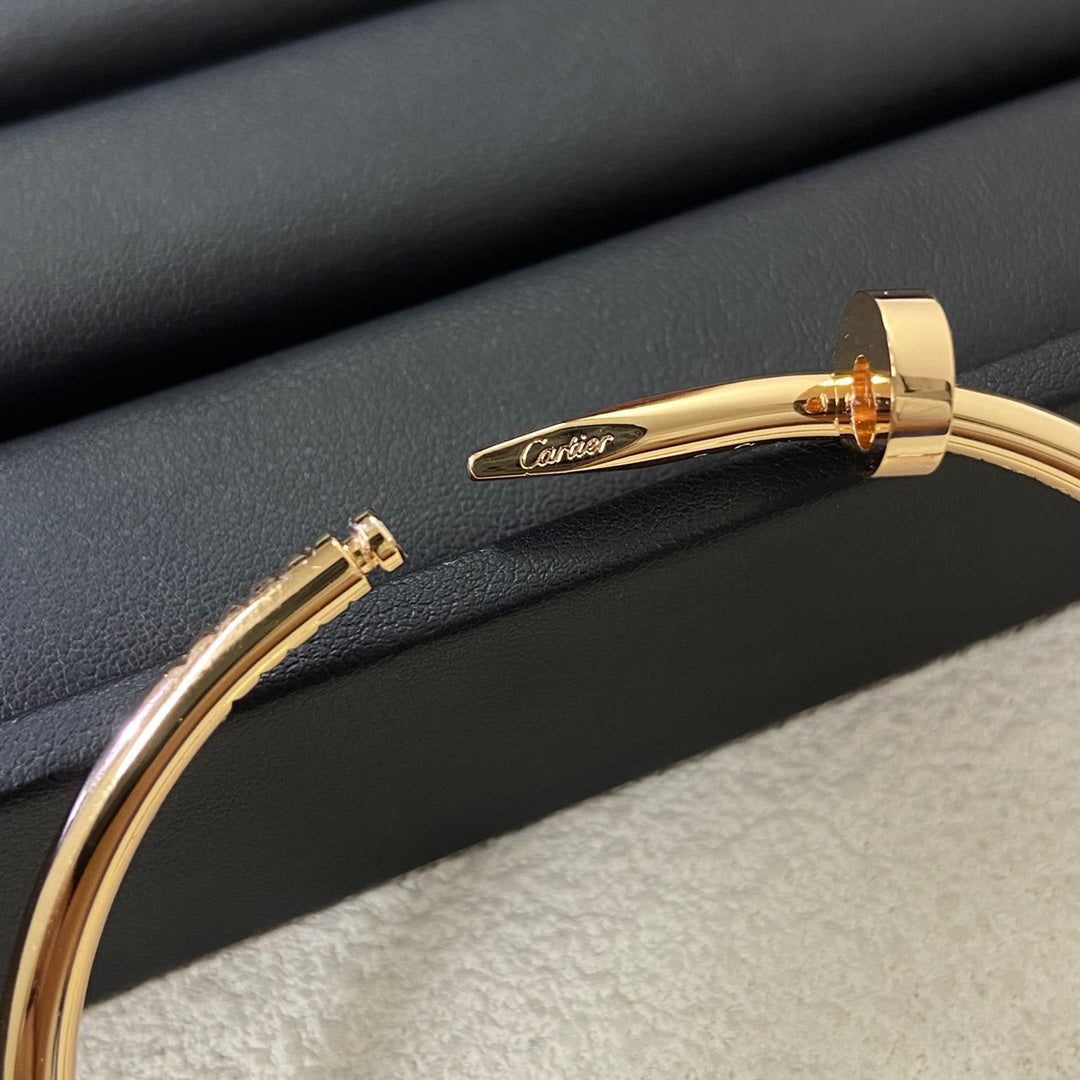 Signature Nailhead Bangle – Luxe Trio Finish in Gold, Rose & Silver