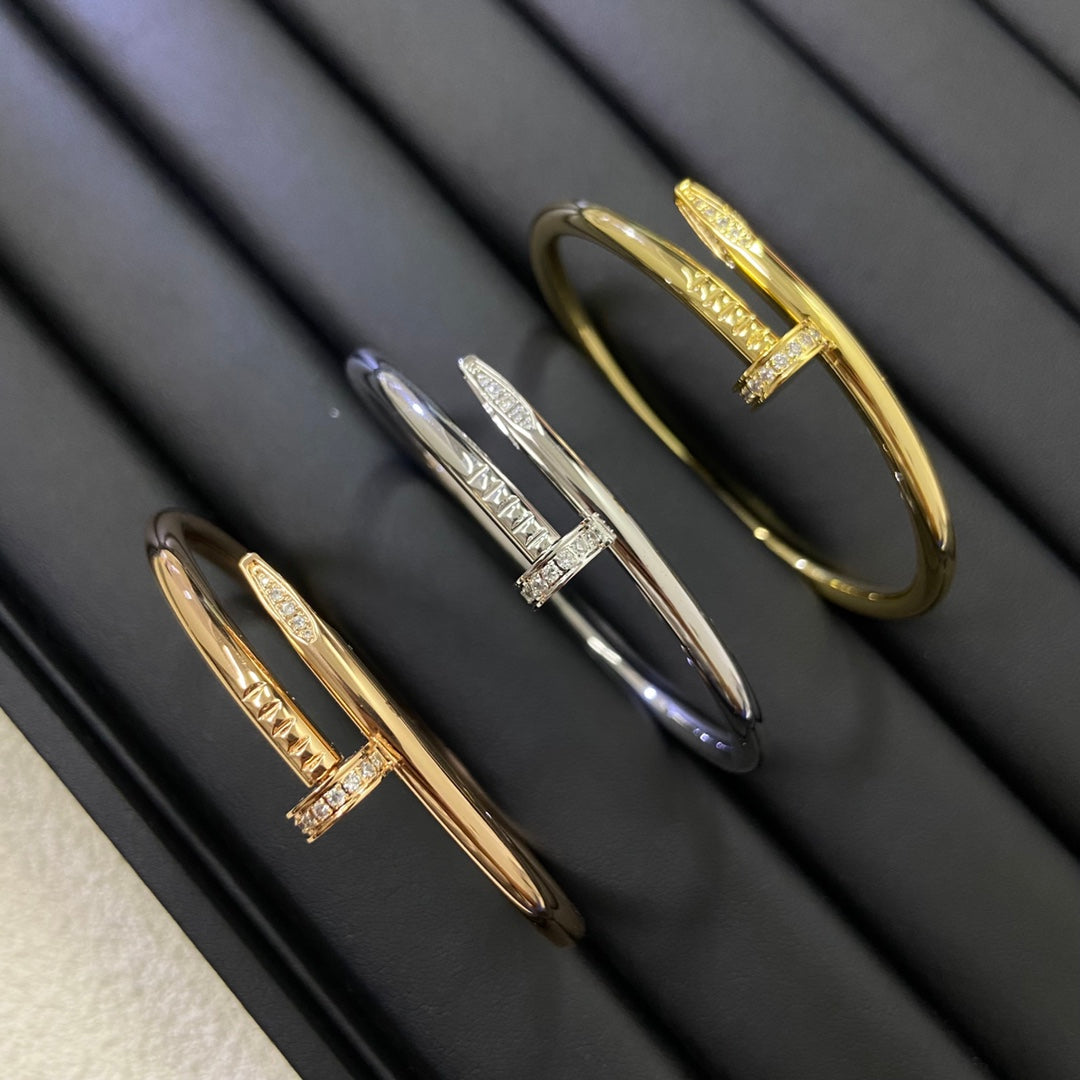 Signature Nailhead Bangle – Luxe Trio Finish in Gold, Rose & Silver
