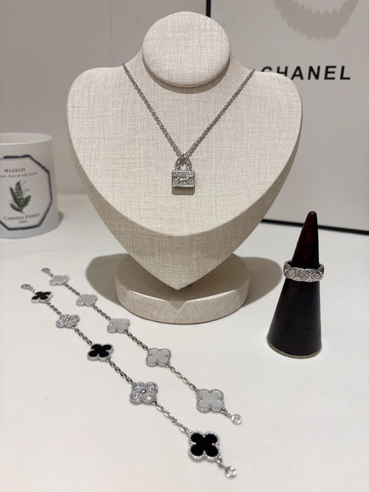 ✨ Chic Lock Pendant Jewelry Set – Silver Luxe Edition 💎