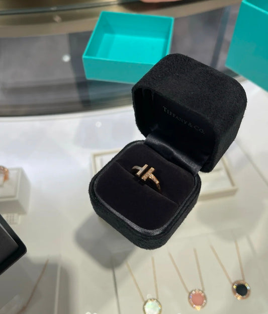 ✨ Signature T Diamond Ring – Rose Gold Elegance ✨